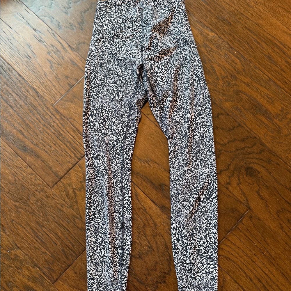 Black and White Patterned Leggings